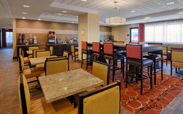 Wyndham Garden Lancaster CA