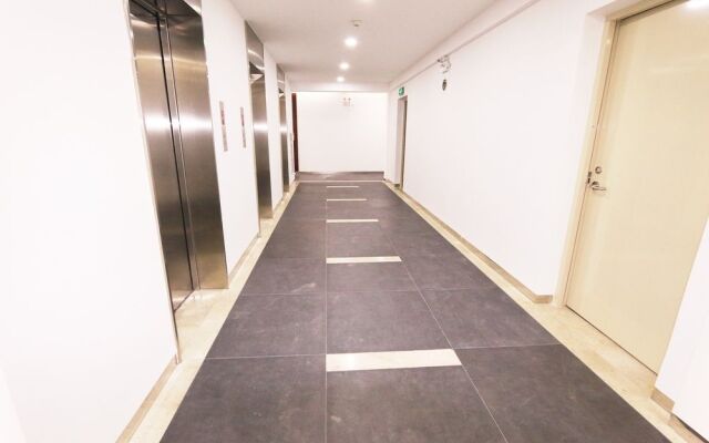 EASTLAND Hotel & Apartment
