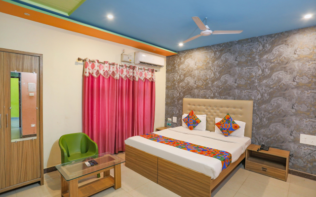 Fabhotel Kriti Green