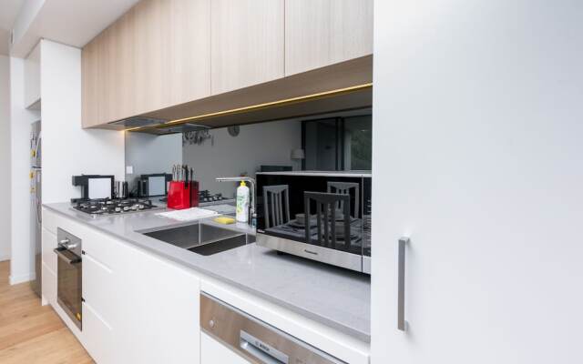 Spacious Bright Apartment