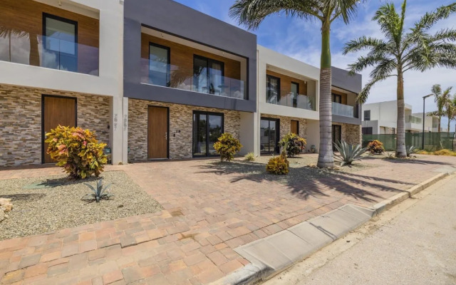 Serene Designer Gem Walk to Beach Strip Pool