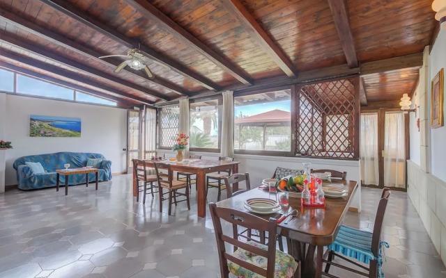 Villa Oasi al mare near the sea with pool