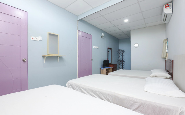 SPOT ON 89796 D'noor Budget Inn