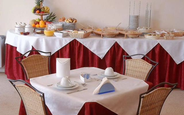 Hotel Oasi Beach