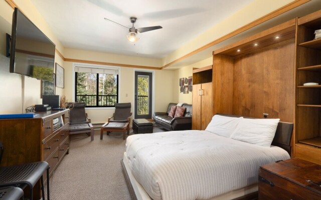 2767 Slopeside Condo by RedAwning