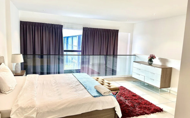 Embassy Gardens Apartment