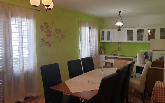 Apartment and Room Marica