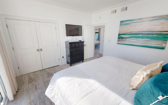 Shoreline Towers 1125 3 Bedroom Condo