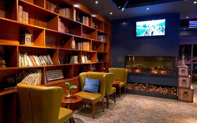 zhe fei hotel(Chengdu Wuhou Overpass Subway station)