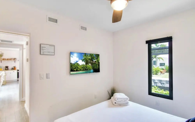 4BR Sleeps 10 Pet Friendly w/ Bbq!