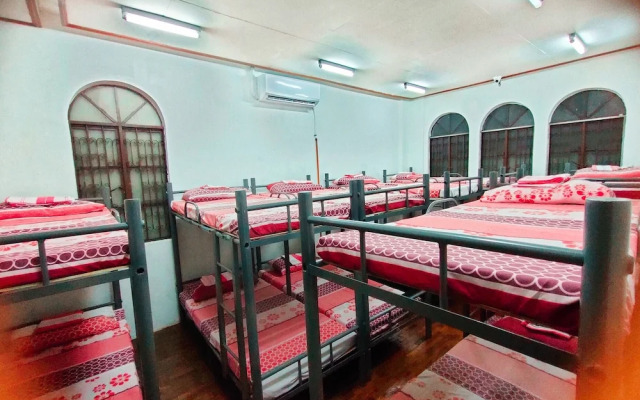Mang Ben Dormitory - Kaliraya QC - Hostel