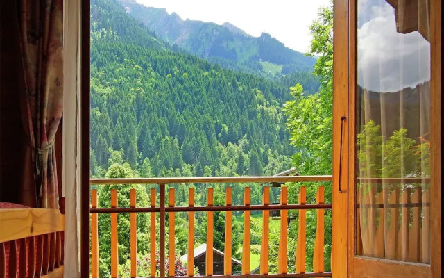 Exclusive Chalet in La Chapelle-d'Abondance with Mountain View