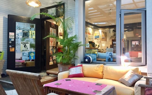 Monkey Surfing Backpackers Hostel 猴子衝浪背包客青年民宿