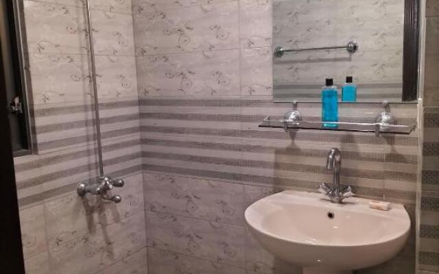 Luxurious & Comfy 1BHK Apartment, Wifi & SmartTV.