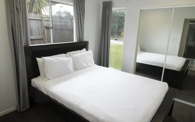Spacious 4-bed House in Leafy Plainland