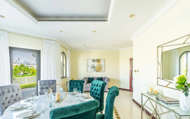LUX Holiday Home - Frond E 1