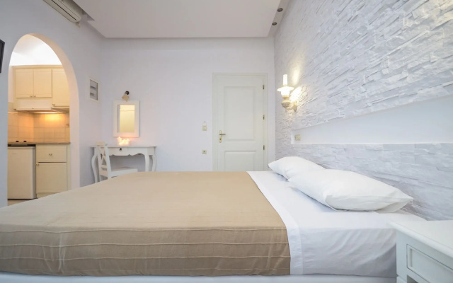Agia Anna Studios & Apartments