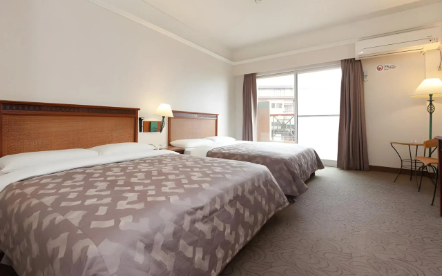 Hoya Hot Springs Hotel