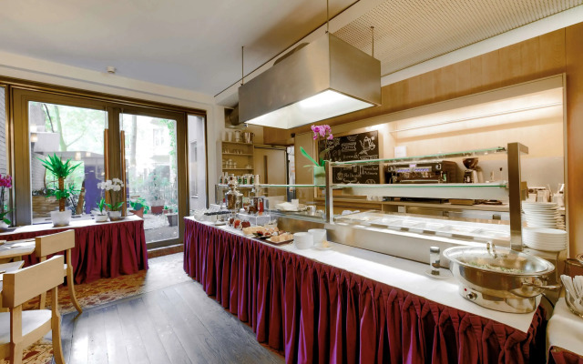 Hotel Bleibtreu Berlin by Golden Tulip