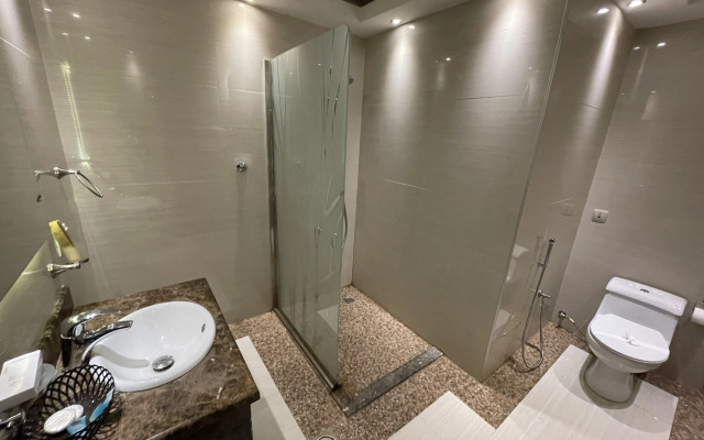 Private Luxury Suites - Al Hamra