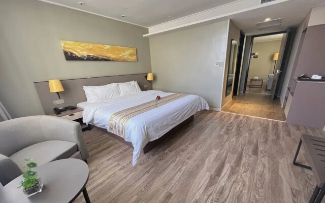 Homeinn Plus Hotel (Weihai Railway Station Hanlefang Pedestrian Street)