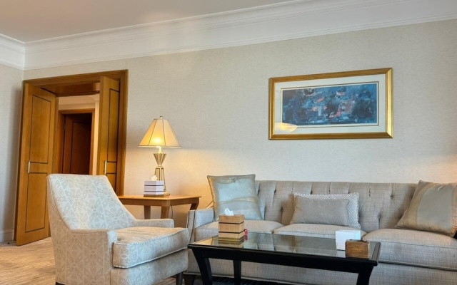 Premium SA at 4 Seasons Hotel