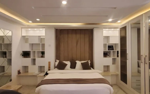 The Palms Hotel