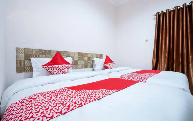 Super OYO 2285 Art Guest House Syariah