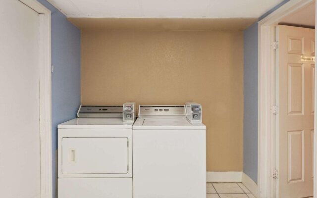 Downtown Inn & Studio Suites