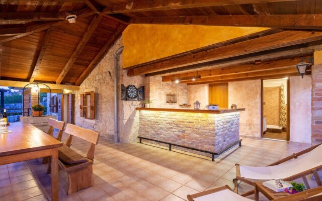 Beautiful Home in Kras With Wifi and 2 Bedrooms