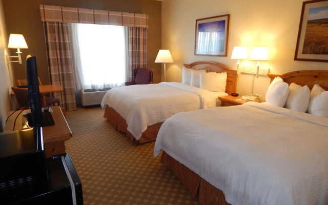 Lancaster Inn and Suites