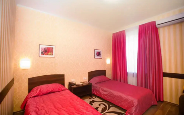 City Club Hotel