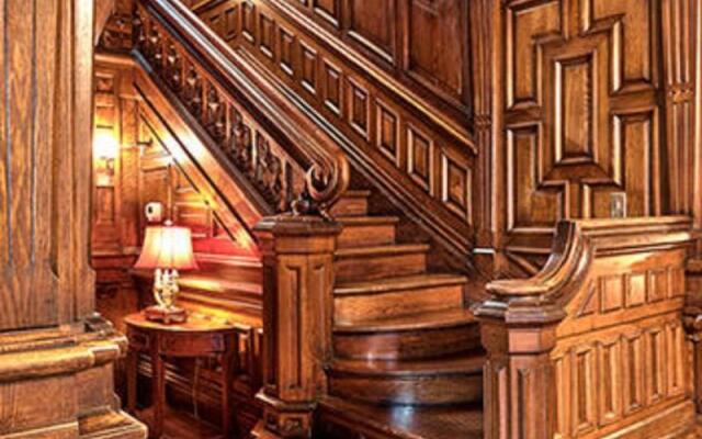 Cedar Crest Inn