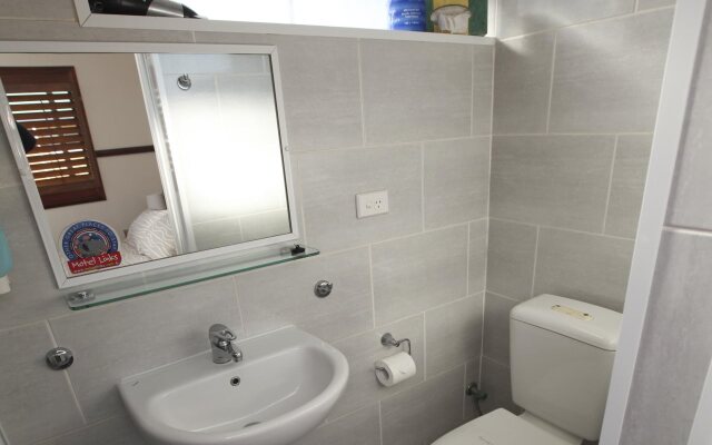 Across Country Motel and Serviced Apartments