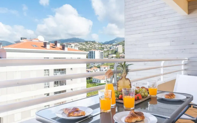 Sunny Stay by Atlantic Holiday