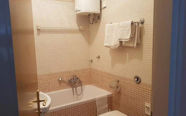 Apartments Anita - One Bedroom Apartment with Garden