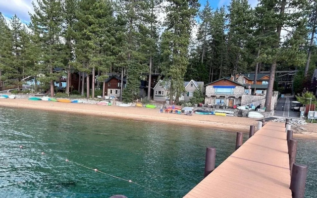 Zephyr Cabin 3 Bedroom Home by RedAwning