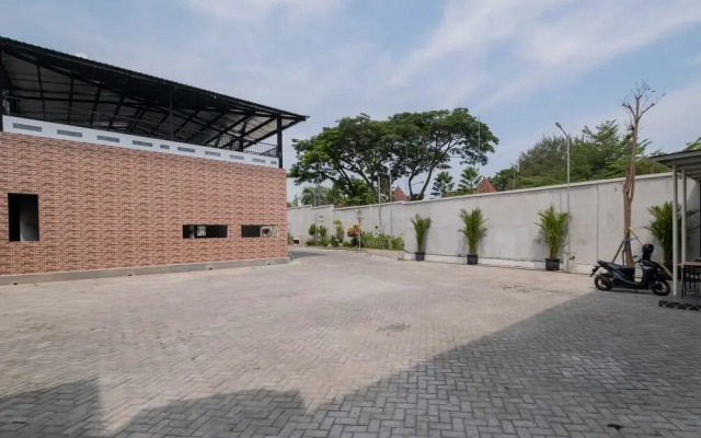 Sans WM Hotel Blitar