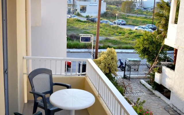 Manias Apartments