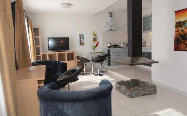 Aina Hotel