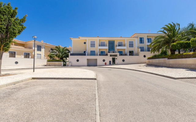 Santa Maria Apartment at Porto de Mos beach