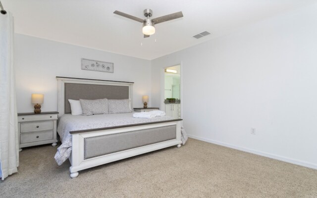 Beautiful 5Bd Single Family w/ Game Room @ 106 Lake Wilson Preserve