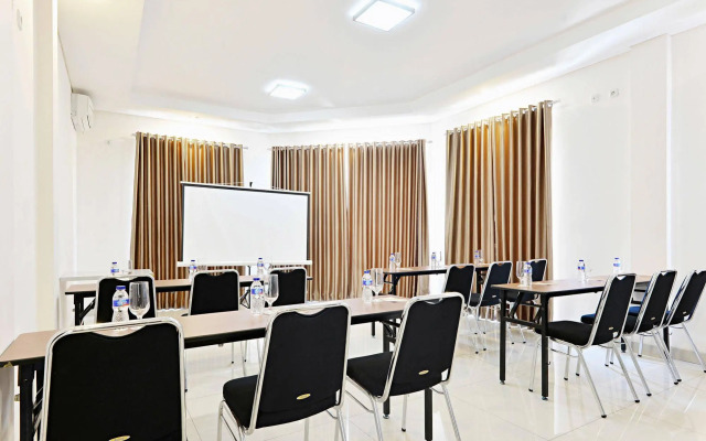 ZEN Rooms Riau Natuna