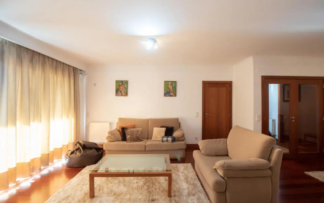 Apartament em condominio com Piscina
