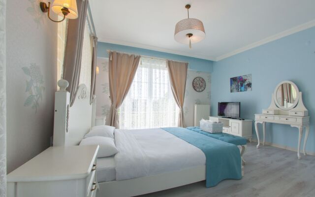 Room Room Boutique Hotel