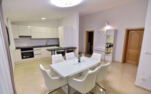 House Luxury Stone Villa Vir