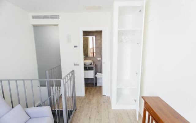 One&Lux Byron Suites