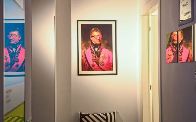 Ferdinando Arthouse Oversized Modern Apartment