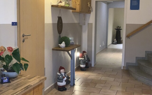 Apartment Ahsbahs Suite near Airport