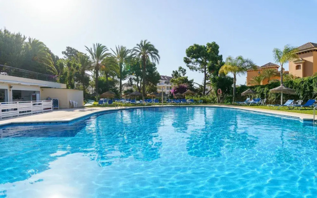 Marbella Este Next Marriott and Nikki B
